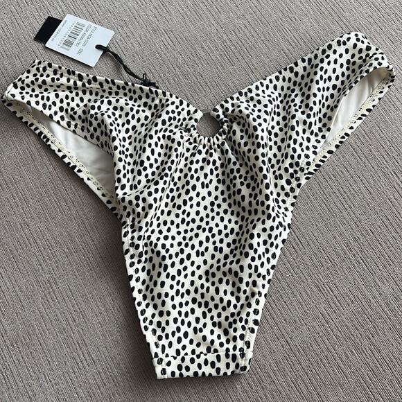 KENDALL and KYLIE -NWT- Animal Dot Bikini Bottoms | Large​​​​​​​​​​​​​​​​​​​​​​​ - Picture 1 of 5